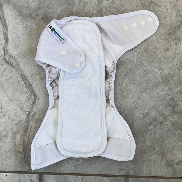 5 All In One Cloth Diapers - Picture 3 of 6